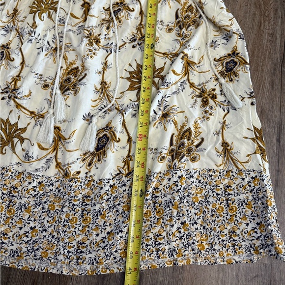 R. Vivimos • Boho V Neck Tassel Maxi Dress - Picture 9 of 16